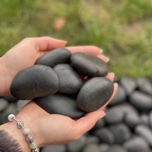 Pebbles "BLACK" polished (A) 20-30 mm. 20 kg.